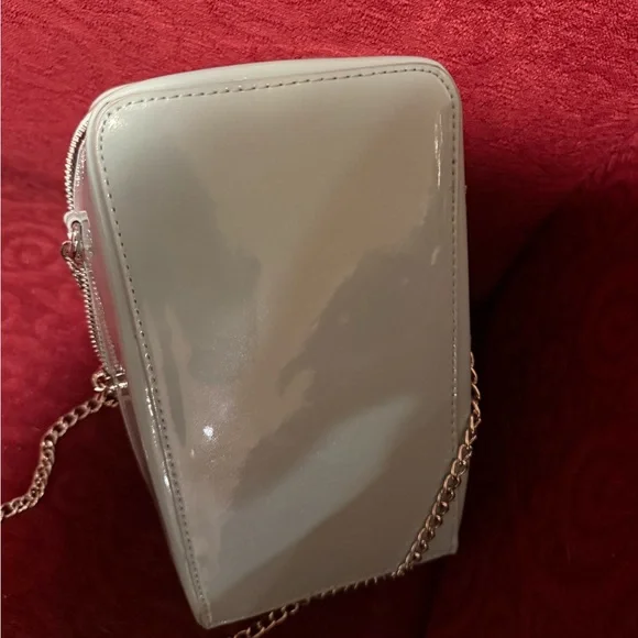 Betsey Johnson refrigerator purse (rare) - Picture 5 of 8